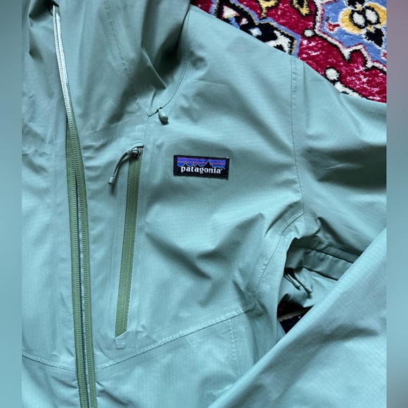 Women's Granite Crest Rain Jacket in Light Green - Picture 2 of 7